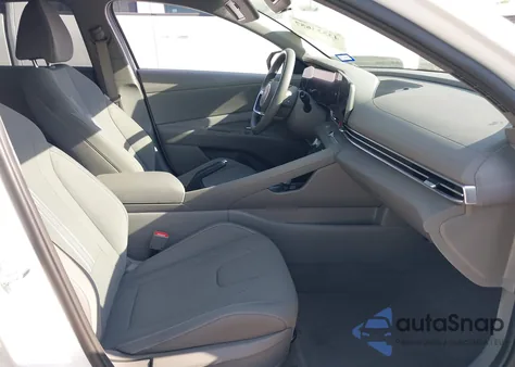 2024 Hyundai Elantra Sel from USA, damaged, VIN KMHLM4DG8RU639518